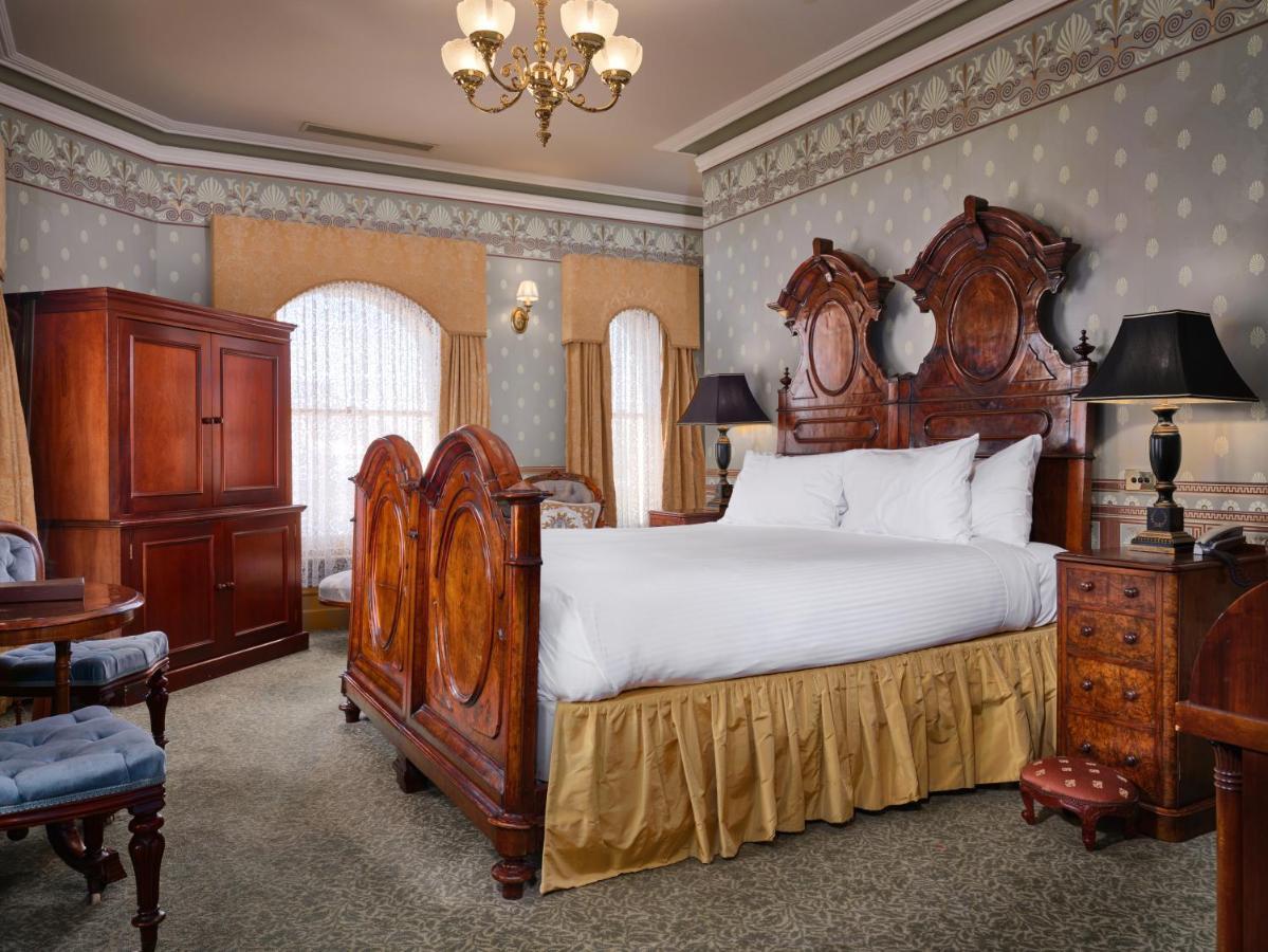 Craig'S Royal Hotel Μπάλαρατ Εξωτερικό φωτογραφία A guest room at the Hotel St. George