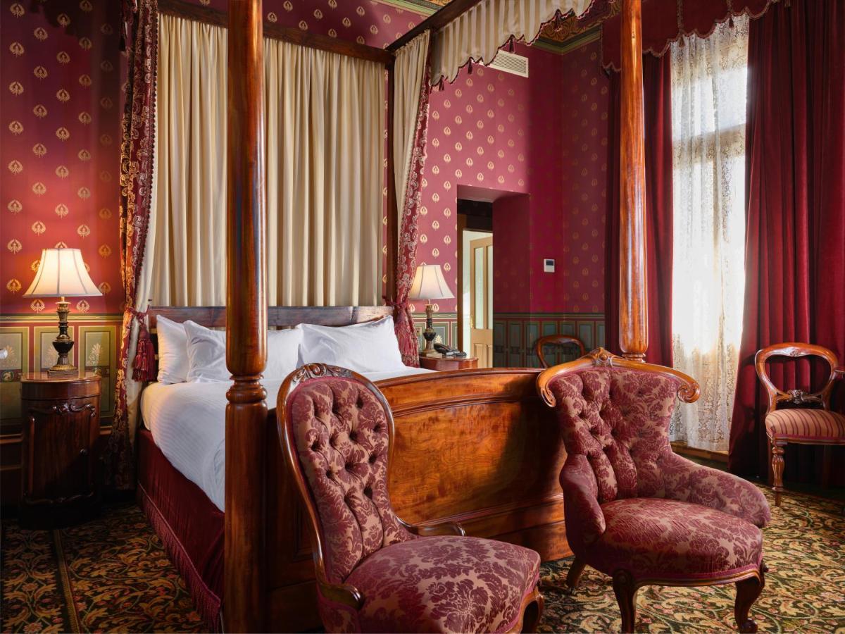 Craig'S Royal Hotel Μπάλαρατ Εξωτερικό φωτογραφία A bedroom at the hotel
