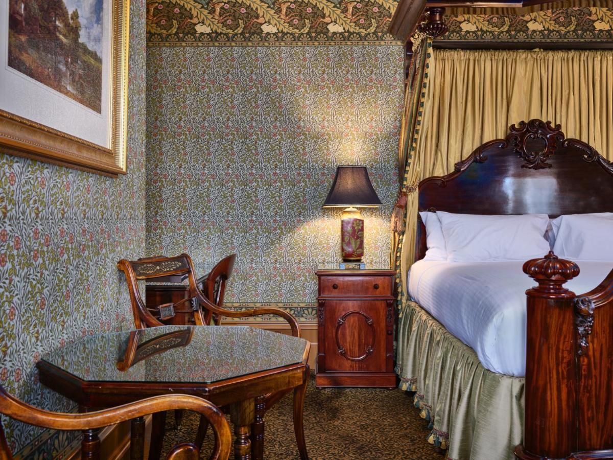 Craig'S Royal Hotel Μπάλαρατ Εξωτερικό φωτογραφία A bedroom at the hotel