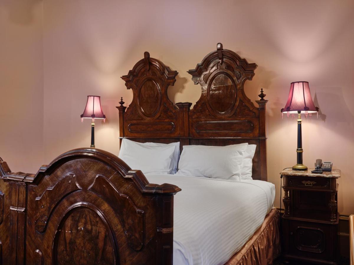 Craig'S Royal Hotel Μπάλαρατ Εξωτερικό φωτογραφία A room at the hotel