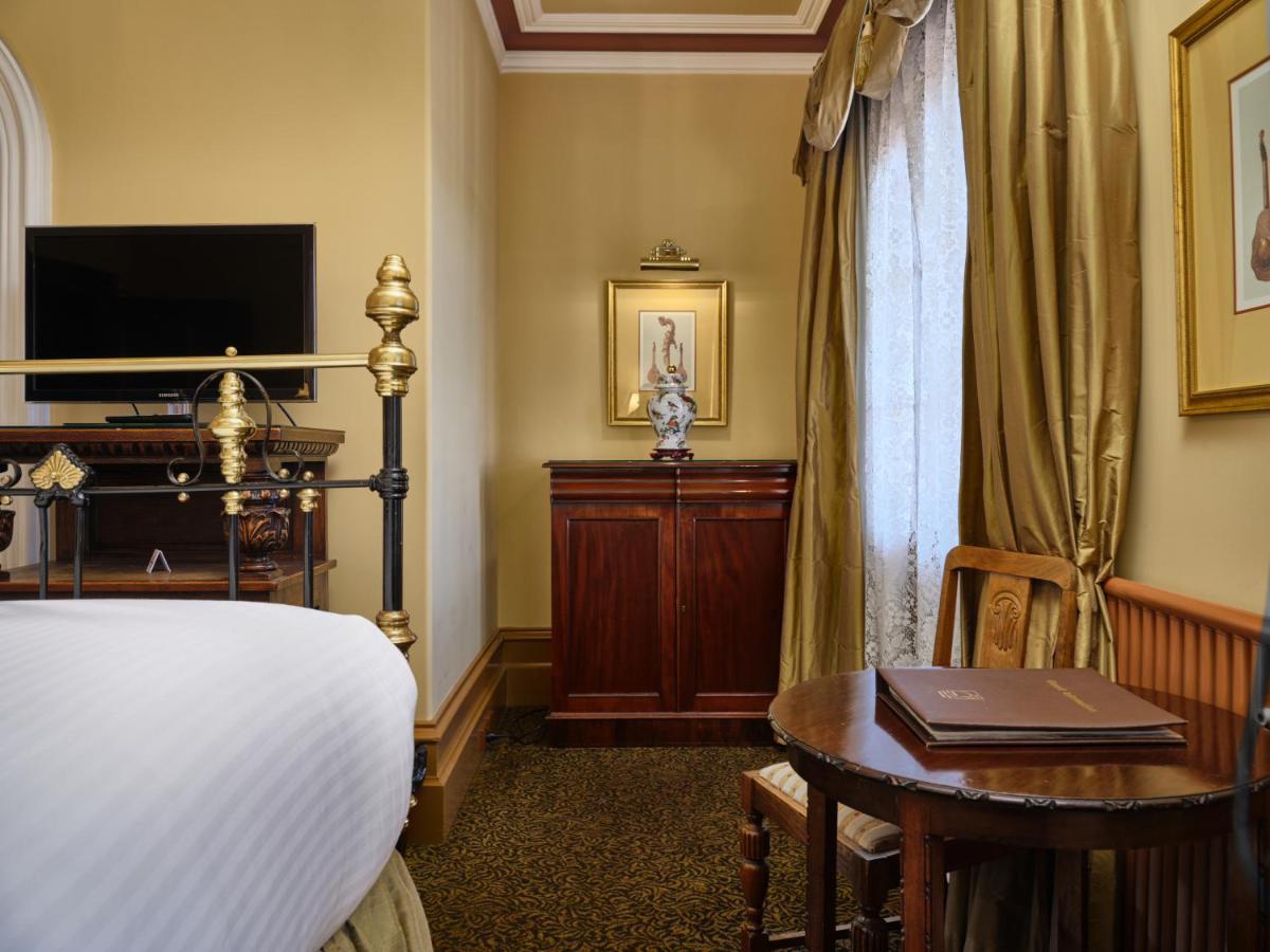 Craig'S Royal Hotel Μπάλαρατ Εξωτερικό φωτογραφία A room at the hotel