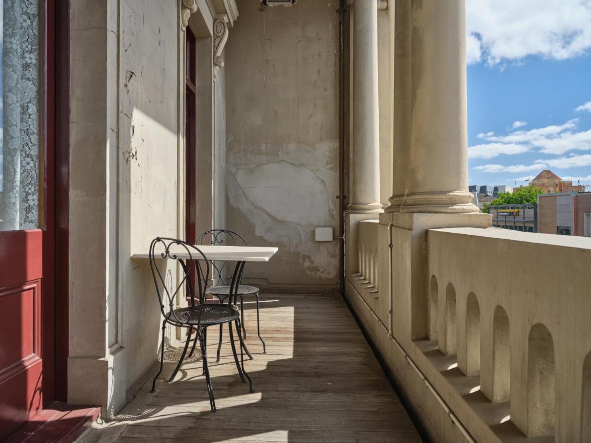 Craig'S Royal Hotel Μπάλαρατ Εξωτερικό φωτογραφία The balcony of the 1880s building