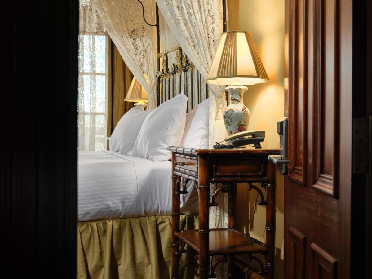 Craig'S Royal Hotel Μπάλαρατ Εξωτερικό φωτογραφία A guest room at the hotel