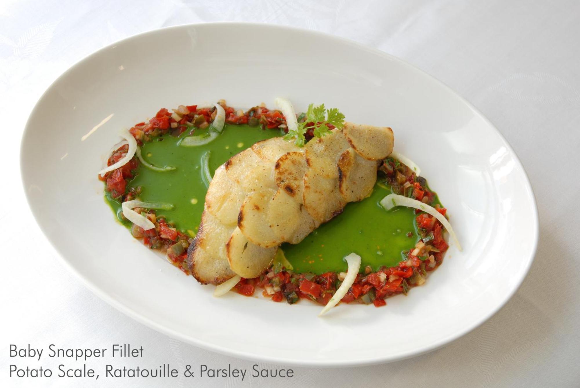 Craig'S Royal Hotel Μπάλαρατ Εξωτερικό φωτογραφία A prepared fillet of a grouper