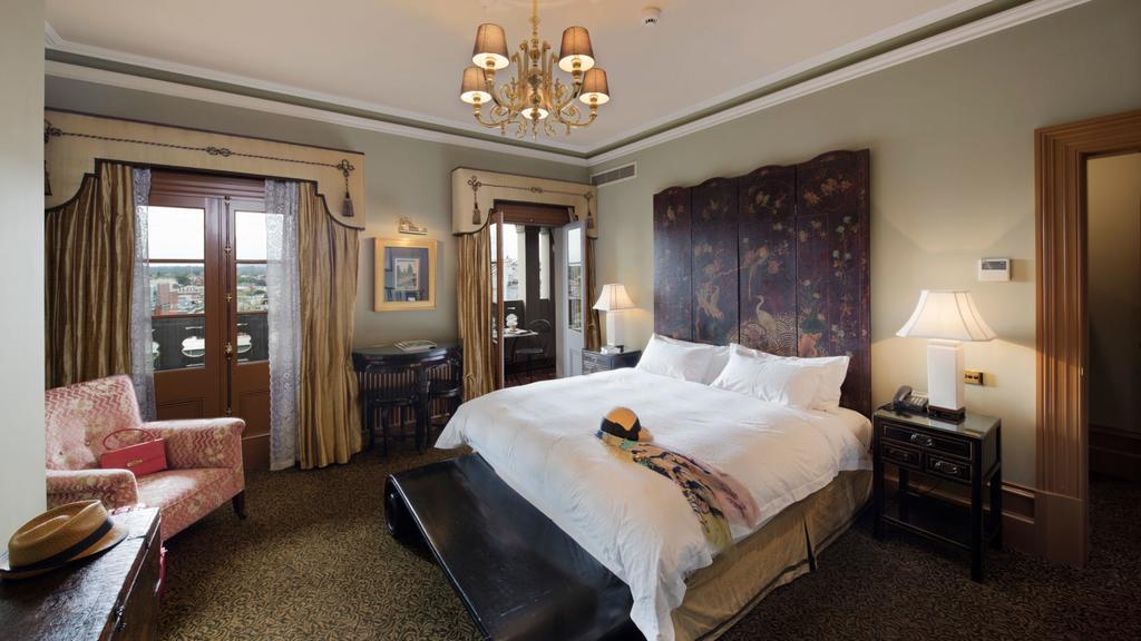 Craig'S Royal Hotel Μπάλαρατ Εξωτερικό φωτογραφία A guest room at the Hotel de la Paix