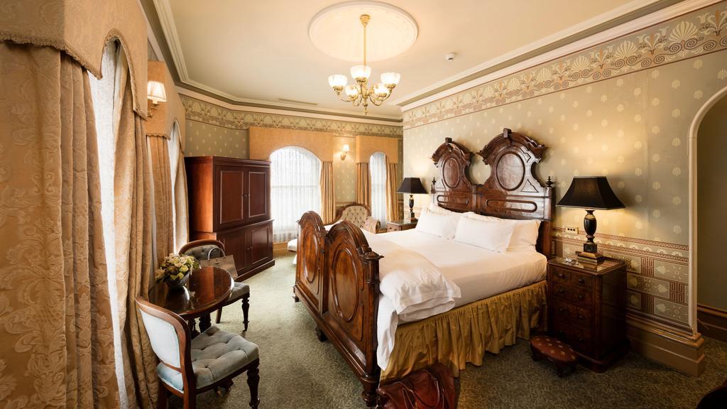 Craig'S Royal Hotel Μπάλαρατ Εξωτερικό φωτογραφία A bedroom at the Hotel St. George