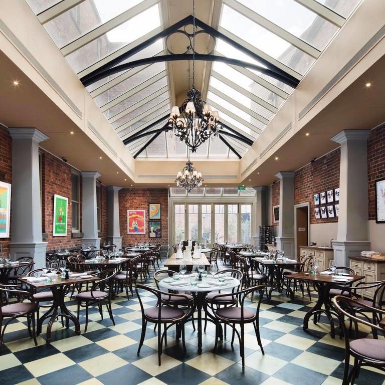 Craig'S Royal Hotel Μπάλαρατ Εξωτερικό φωτογραφία The interior of the restaurant