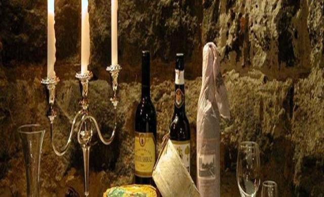 Craig'S Royal Hotel Μπάλαρατ Εξωτερικό φωτογραφία A wine cellar
