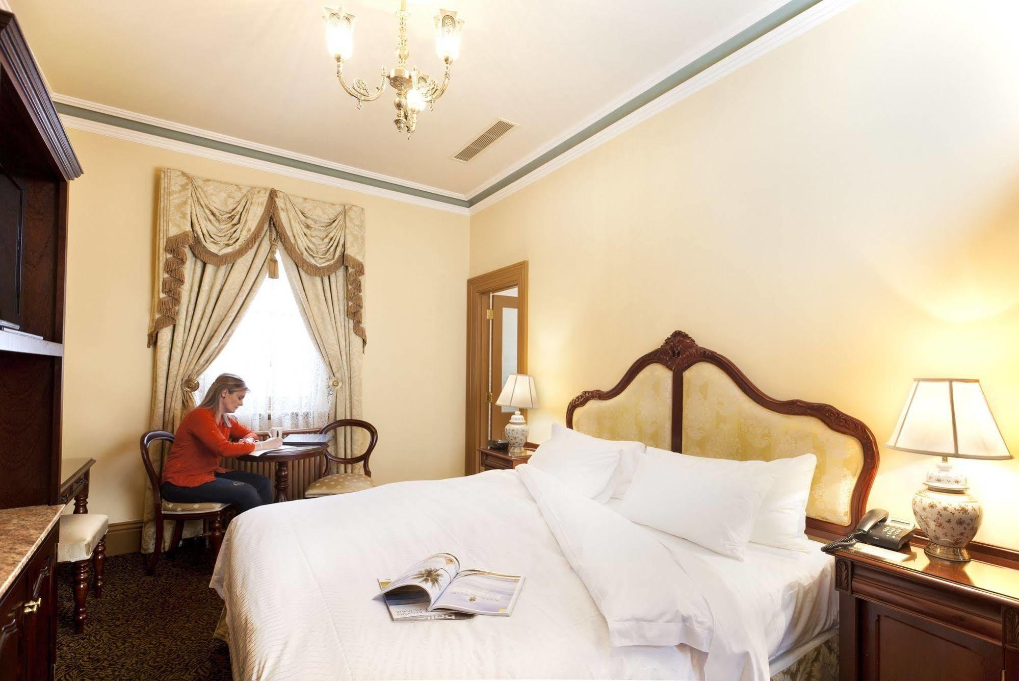 Craig'S Royal Hotel Μπάλαρατ Εξωτερικό φωτογραφία A guest room at the hotel
