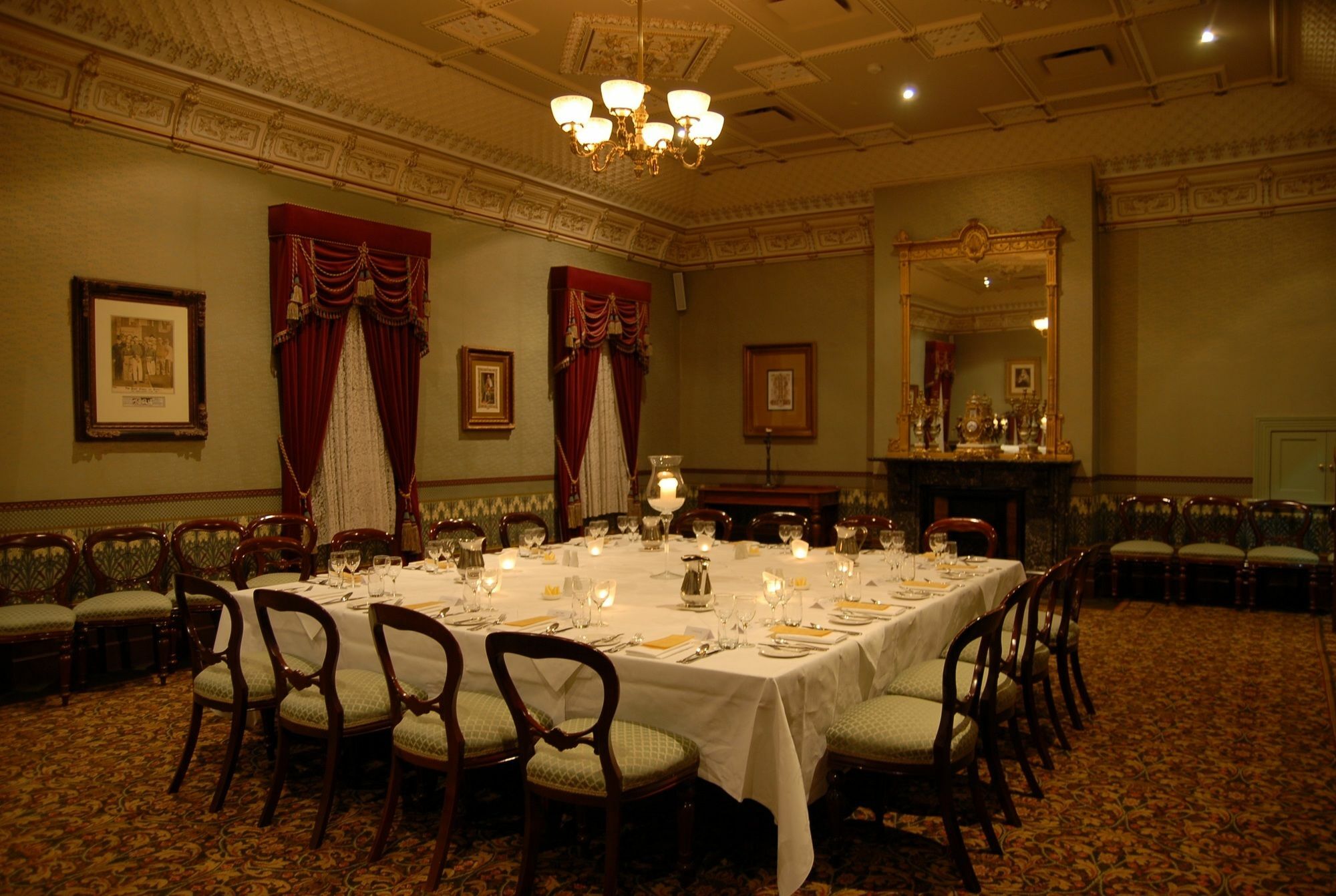 Craig'S Royal Hotel Μπάλαρατ Εξωτερικό φωτογραφία The dining room at the Governor's Residence