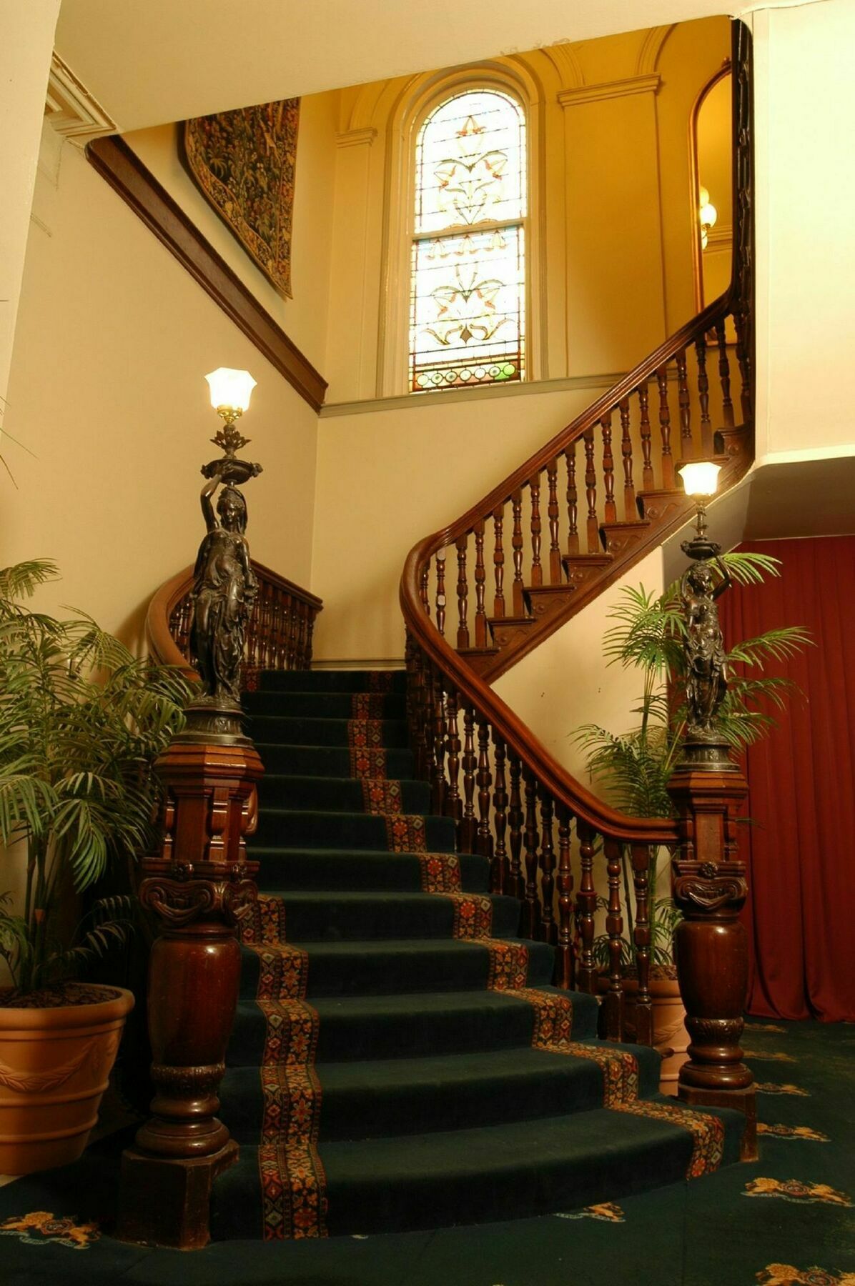 Craig'S Royal Hotel Μπάλαρατ Εξωτερικό φωτογραφία The staircase